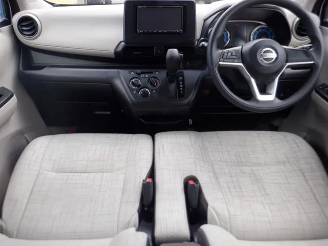 デイズ　４ＷＤ（ニッサン）の車両写真