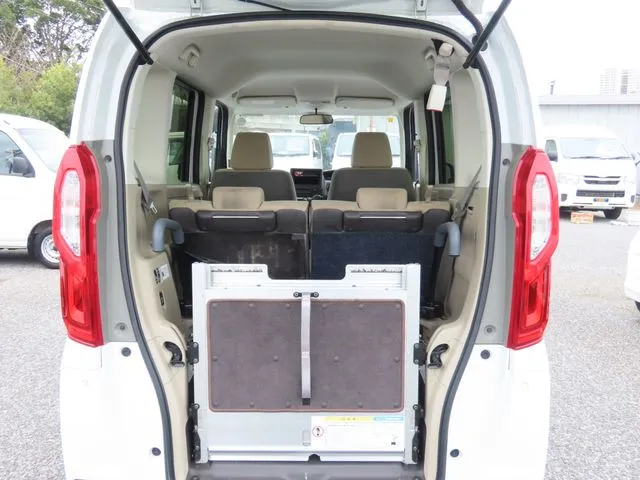 Ｎ　ＢＯＸ　４ＷＤ（ホンダ）の車両写真