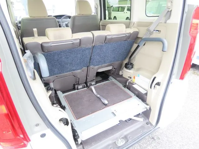 Ｎ　ＢＯＸ　４ＷＤ（ホンダ）の車両写真