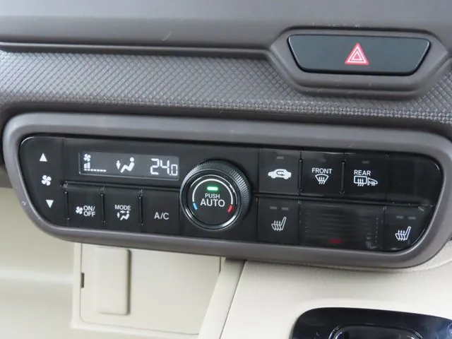 Ｎ　ＢＯＸ　４ＷＤ（ホンダ）の車両写真