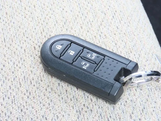 ムーヴ　キャンバス（ダイハツ）の車両写真