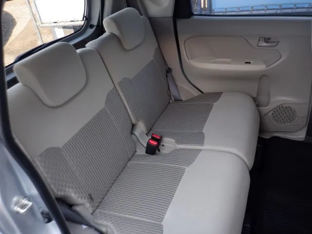 ムーヴ　４ＷＤ（ダイハツ）の車両写真