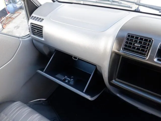 ボンゴバン　１．１５ｔ　２ＷＤ（マツダ）の車両写真