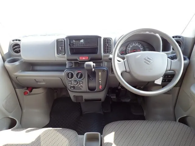 エブリイバン（スズキ）の車両写真