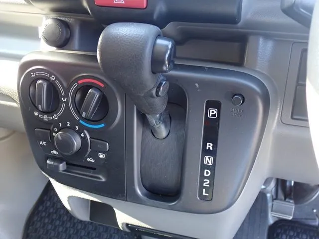 エブリイバン（スズキ）の車両写真