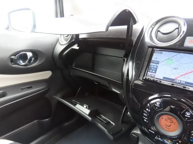 ノート(ニッサン)の車両写真