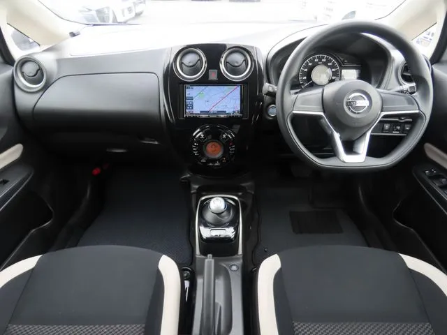 ノート(ニッサン)の車両写真