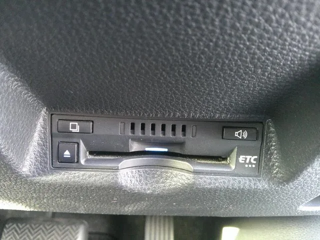 ヤリスクロス　ハイブリッド（トヨタ）の車両写真