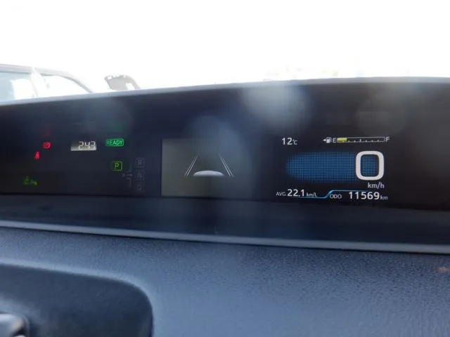 プリウス（トヨタ）の車両写真