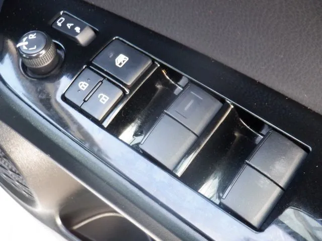 プリウス（トヨタ）の車両写真