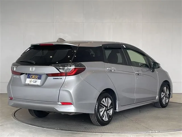 シャトル ハイブリッド(ホンダ)の車両写真