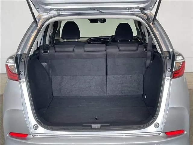 シャトル ハイブリッド(ホンダ)の車両写真