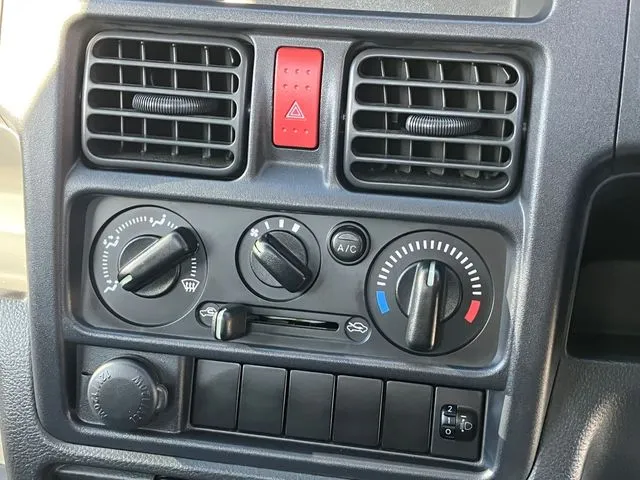 ＮＴ１００クリッパー（ニッサン）の車両写真