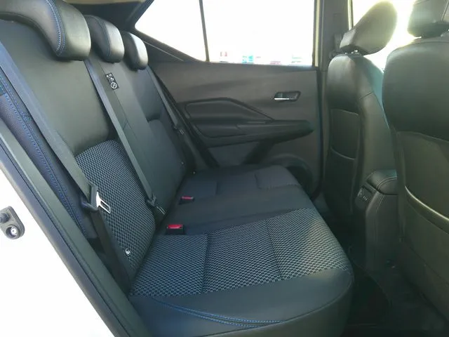 キックス（ニッサン）の車両写真