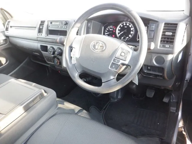 ハイエースバン　１．２５ｔ　２ＷＤ（トヨタ）の車両写真