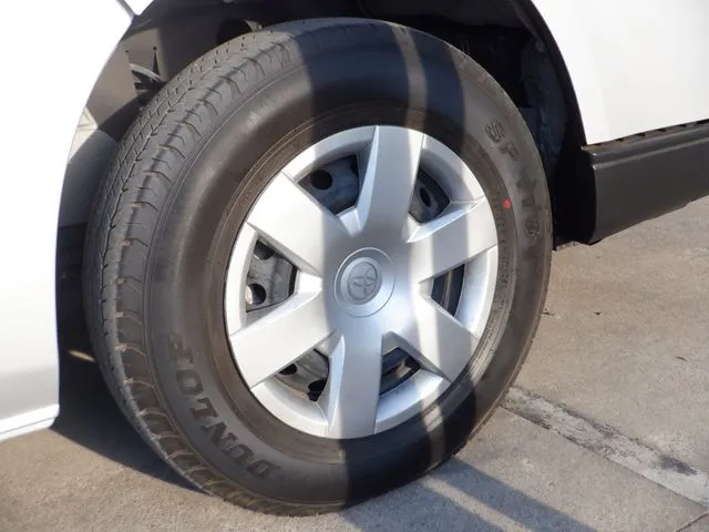 ハイエースバン　１．２５ｔ　２ＷＤ（トヨタ）の車両写真