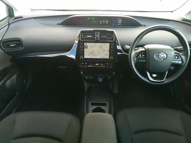 プリウス(トヨタ)の車両写真