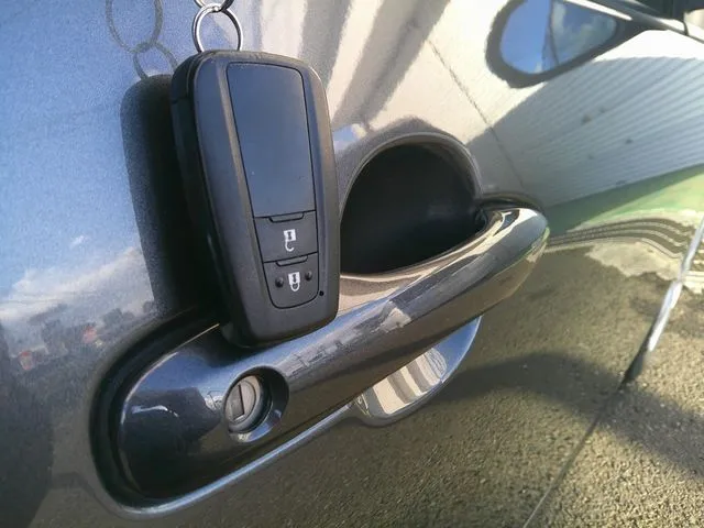 プリウス(トヨタ)の車両写真