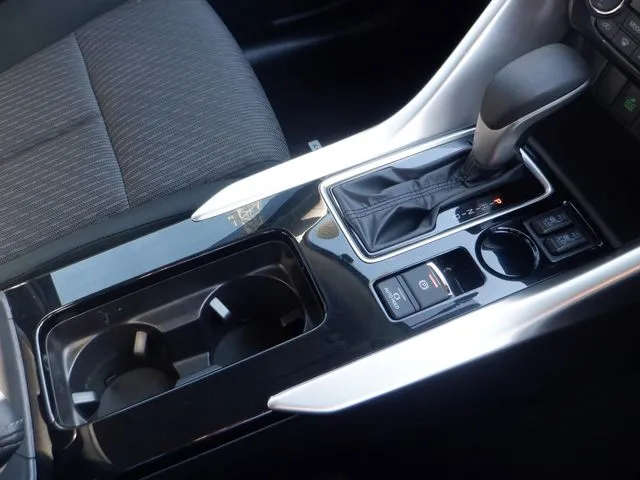 エクリプス クロス 2WD(ミツビシ)の車両写真