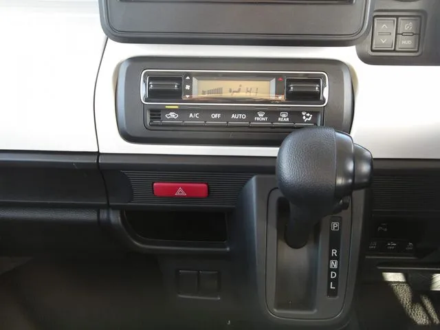 スペーシア(スズキ)の車両写真