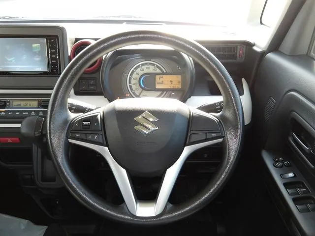 スペーシア(スズキ)の車両写真