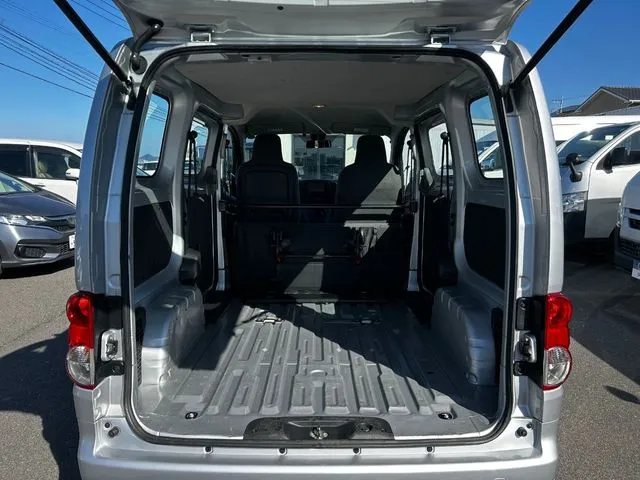 ＮＶ２００バネットバン（ニッサン）の車両写真