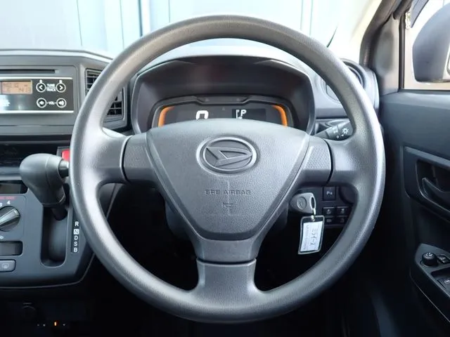 ミラ イース(ダイハツ)の車両写真