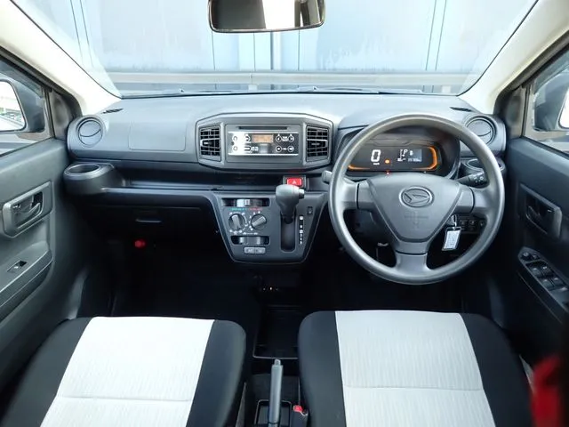 ミラ イース(ダイハツ)の車両写真