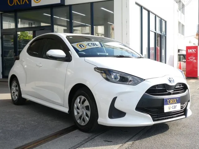 ヤリス　ハイブリッド（トヨタ）の車両写真