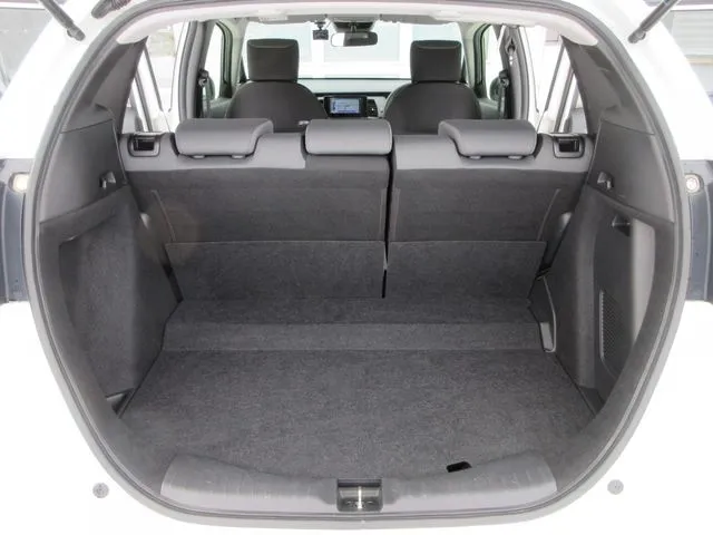 フィット e:HEV 4WD(ホンダ)の車両写真