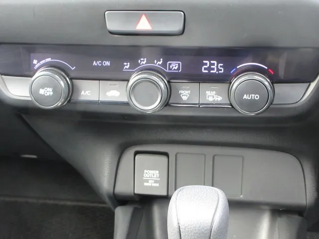 フィット e:HEV 4WD(ホンダ)の車両写真