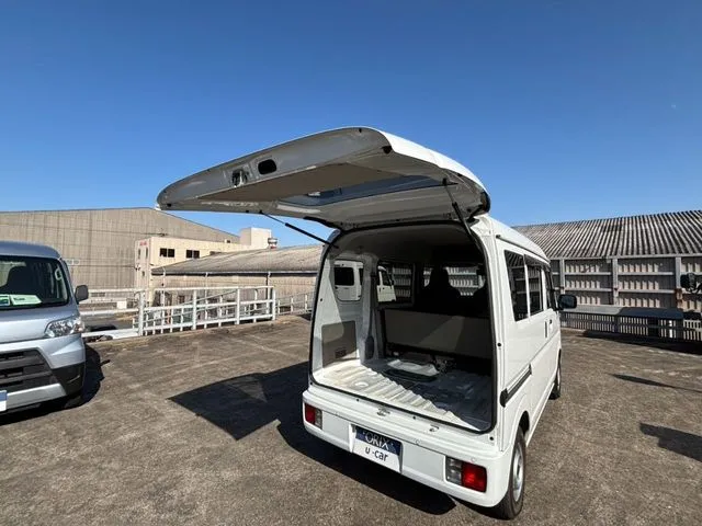 エブリイバン（スズキ）の車両写真