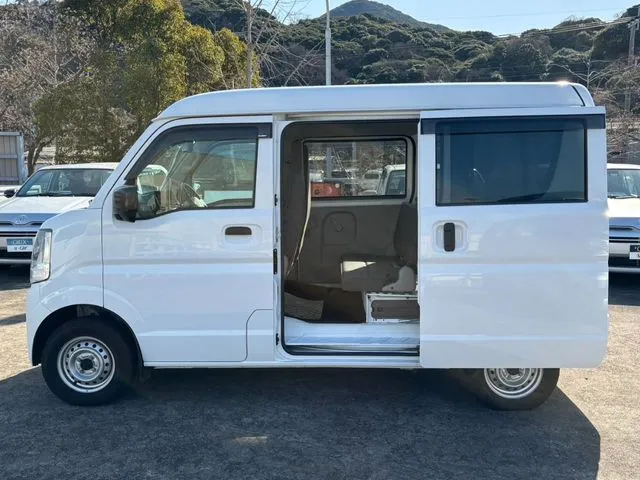 エブリイバン（スズキ）の車両写真