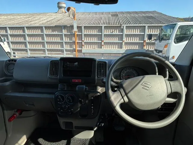 エブリイバン（スズキ）の車両写真