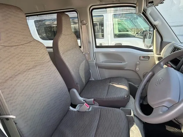 エブリイバン（スズキ）の車両写真