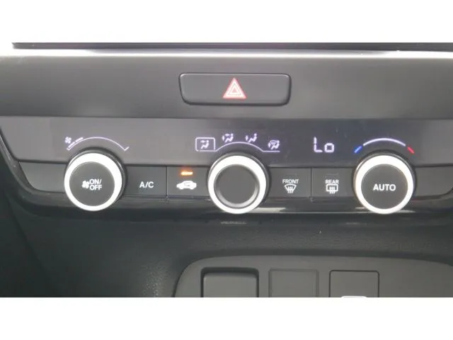 フィット　ｅ：ＨＥＶ（ホンダ）の車両写真