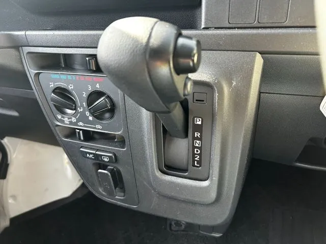 ハイゼットカーゴ（ダイハツ）の車両写真