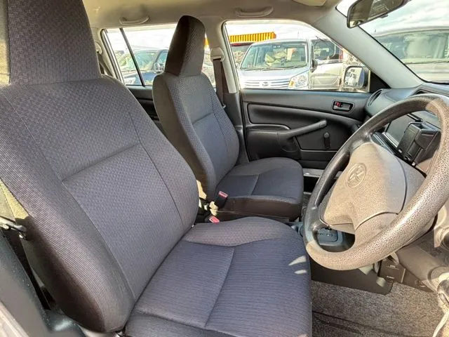 プロボックスバン 2WD(トヨタ)の車両写真