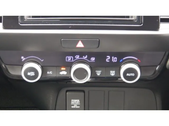 フィット　ｅ：ＨＥＶ（ホンダ）の車両写真