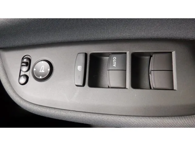 フィット　ｅ：ＨＥＶ（ホンダ）の車両写真