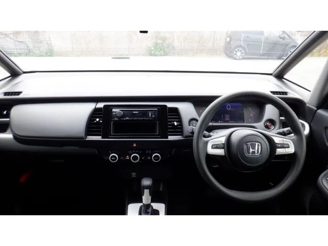 フィット　ｅ：ＨＥＶ（ホンダ）の車両写真