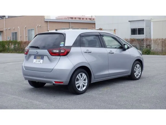 フィット　ｅ：ＨＥＶ（ホンダ）の車両写真