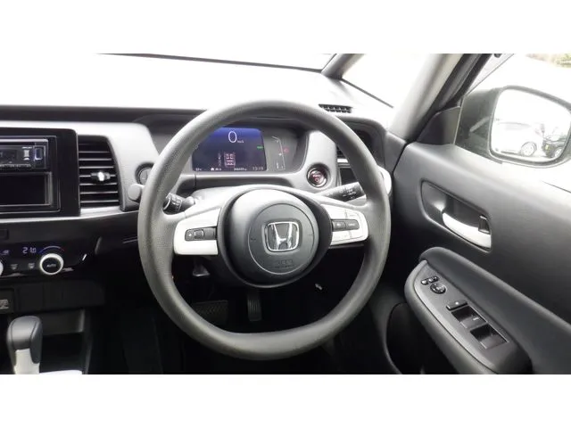 フィット　ｅ：ＨＥＶ（ホンダ）の車両写真