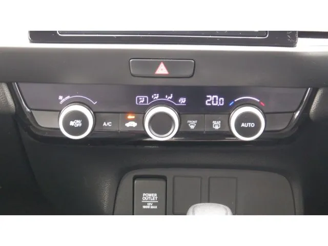 フィット　ｅ：ＨＥＶ（ホンダ）の車両写真