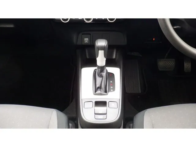 フィット　ｅ：ＨＥＶ（ホンダ）の車両写真