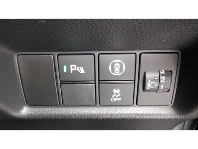 フィット　ｅ：ＨＥＶ（ホンダ）の車両写真