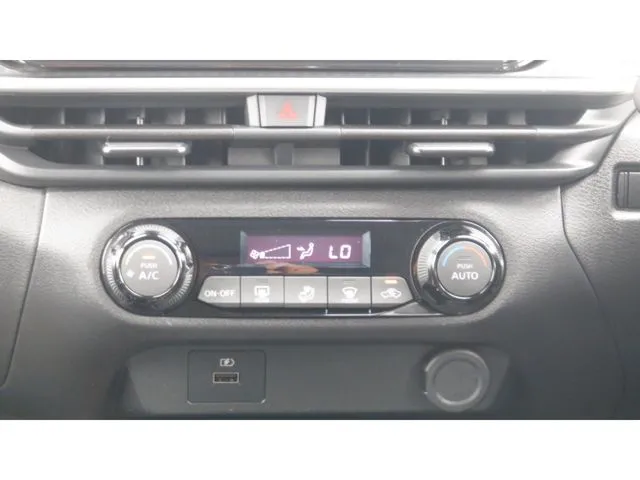 ノート（ニッサン）の車両写真