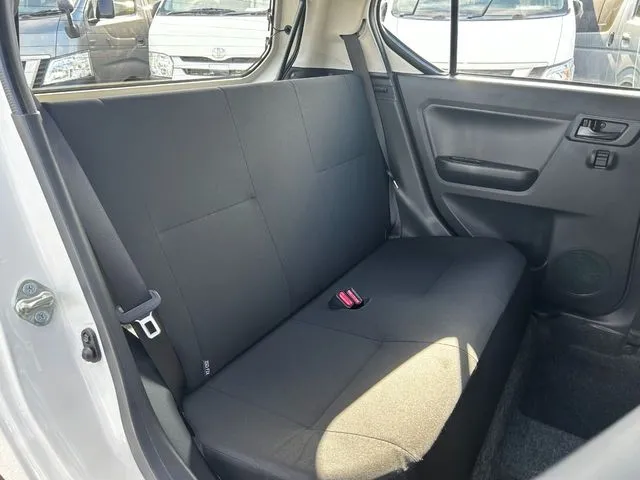 ミラ イース(ダイハツ)の車両写真