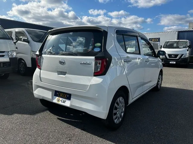 ミラ イース(ダイハツ)の車両写真