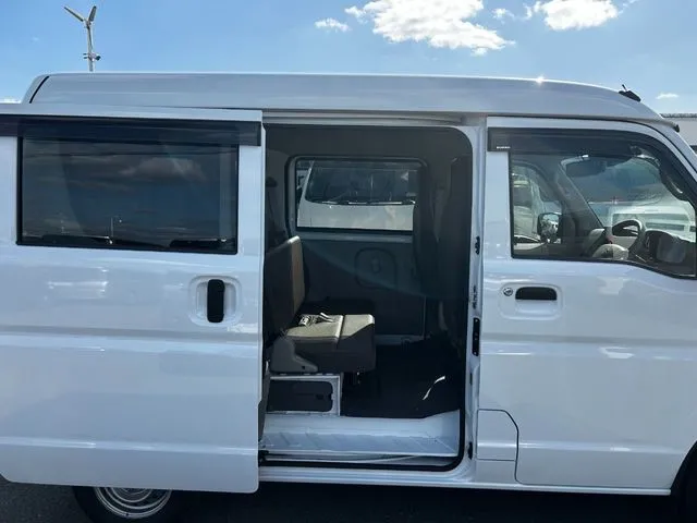 エブリイバン（スズキ）の車両写真